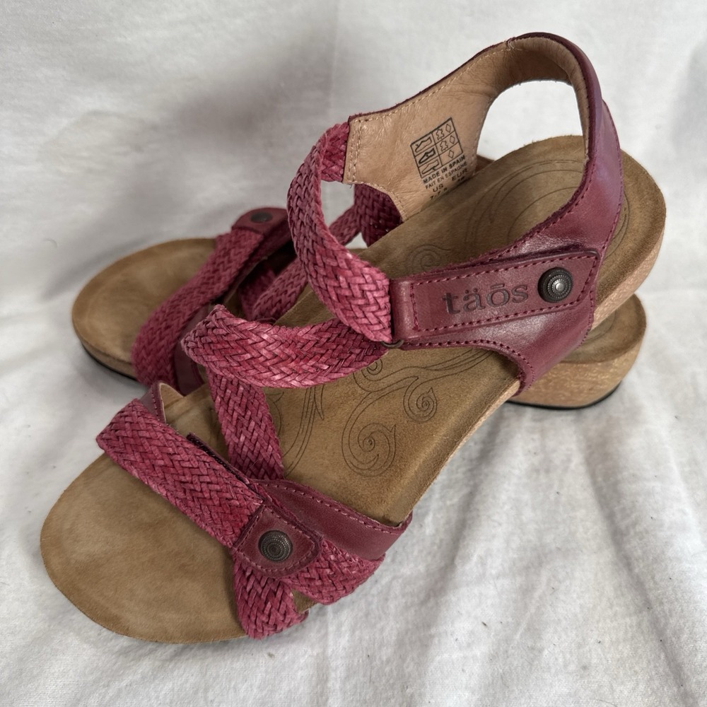 Taos Trulie Sandals Women 7-7.5 Pink Leather Braided Strappy Cork Wedge Spain